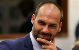 El diputado Eduardo Bolsonaro ha pedido asilo a su amigo Milei para algunos de los seguidores de su padre