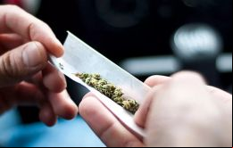 El consumo de marihuana seguirá siendo una infracción istrativa hasta que otros poderes del Estado acuerden la cantidad máxima que marca la diferencia entre consumo personal y tráfico