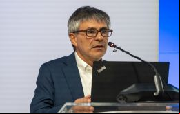 La medida rige sólo para servicios fijos domiciliarios, explicó Araya