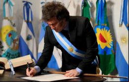 Los que no firman el Pacto tratan de aferrarse a los privilegios del pasado, argumentó Milei