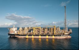 Un hito para los hitos de Petrobras en este trimestre fue la llegada de la plataforma de buques FPSO Marechal Duque de Caxias