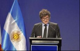En algún momento habrá tantos dólares en la economía que, tal vez ese día, podremos cerrar el Banco Central, explicó Milei