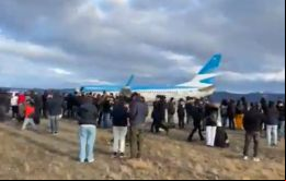Tras el aterrizaje de emergencia, todos los pasajeros, incluidos Barbieri y Polino, tuvieron que ser evacuados
