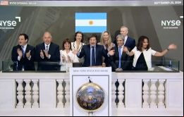Milei dijo que Argentina levantaría los controles cambiarios una vez que se alcance una inflación del 0%, lo que no fue bien recibido en círculos financieros