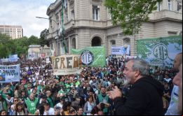 La maldad del ministro de Desregulación Federico Sturzenegger no tiene límites, insistió Aguiar 