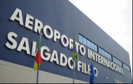 Hace más de seis meses la pista del aeropuerto Salgado Filho quedó bajo el agua