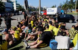 Nos estábamos defendiendo de un ataque, dijo un aficionado del Peñarol sobre el enfrentamiento con seguidores de los equipos cariocas Botafogo, Flamengo y Fluminense 