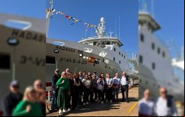 La familia Roberts junto a  de Beauchene Fishing Company y Copemar S.A. celebran la entrega del modero arrastrero F/V Hadassa Bay