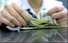 El crédito al consumo de los hogares también subió, informó el B