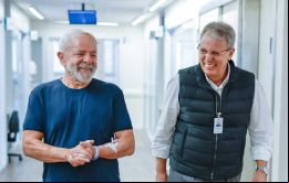 En el vídeo publicado en las redes sociales, Lula aparece caminando junto al neurocirujano Marcos Stavale
