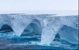 La PNA aconsejó evitar aproximaciones innecesarias a la masa de hielo para reducir riesgos