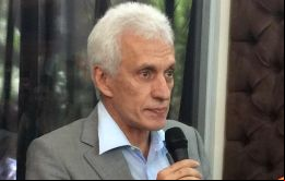 Exministro de Transporte y Comunicaciones del ex presidente Carlos Andrés Pérez, Martínez Mottola fue también director general de la empresa estatal de comunicaciones Cantv