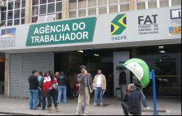 La funcionaria del IBGE destacó la expansión del empleo a través de diversas actividades económicas 
