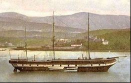  Llega el Capitán John James Onslow con su nave HMS Clío y clara instrucciones de la Corona de restablecer el orden.
