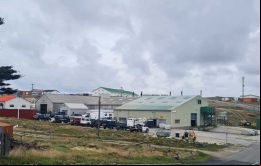 La planta generadora de electricidad en Stanley con más de medio siglo funcionando, pero que necesita ser renovada (Foto Penguin News)