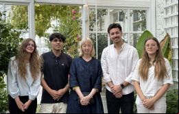 De izq. a der., Valentina Brum de Uruguay, Shai Woldarsky de Chile, la Gobernadora Alison Blake, Elías Arce de Paraguay y Celeste Giardinelli.