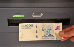 El gobierno libertario de Milei busca reducir aún más la inflación a través del control del tipo de cambio, políticas salariales y anclajes fiscales