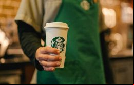 Los recortes no afectarán al personal que trabajan en las cafeterías ni en las operaciones de almacenamiento, fabricación, distribución y tostado, explicó la empresa