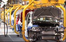 Si los gobiernos locales bajaran sus impuestos, las automotrices tendrían menores costos, impulsando así a la industria, sostuvo Zuppi
