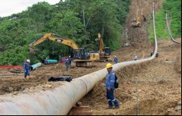 Petroecuador atribuyó el derrame a un deslizamiento de tierra provocado por las fuertes lluvias de las últimas semanas