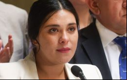 Cariola estaba dando a luz cuando la fiscalía allanó su apartamento, lo que desató una polémica