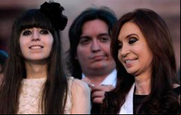 Las sanciones también se aplican al exministro de Planificación Julio de Vido, al actual diputado Máximo Kirchner y a su hermana Florencia Kirchner