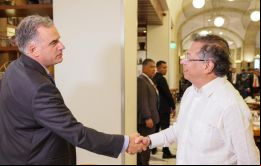La reunión entre ambos líderes tuvo lugar en un café de Tegucigalpa