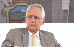 La estrategia se centra en la vacunación masiva, explicó Alfonso