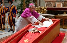 El exarzobispo de Buenos Aires será enterrado este sábado, según sus deseos, fuera del Vaticano (Foto EFE)