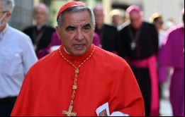 Becciu había dicho que participaría en el cónclave, pero ahora ha renunciado por el bien de la Iglesia