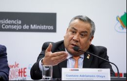 Con su renuncia, Adrianzén neutralizó una moción de censura en su contra