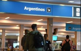 Queremos seguir acogiendo a quienes vienen a construir un país más libre y próspero, insistió Adorni