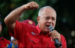 Cabello ordenó la suspensión de todos los vuelos desde Colombia, alegando que terroristas ingresaban como turistas