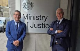 El Prosecretario de Presidencia Jorge Díaz y el Ministro del Interior Carlos Nego el mes pasado se reunieron con autoridades del gobierno británico y académicos