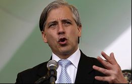 Según García, ''un país siempre debe tener una reserva estratégica de combustible, aunque tenga los recursos energéticos''. 