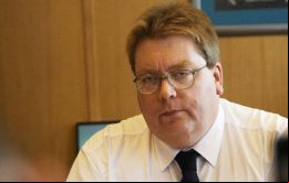 Stephen Luxton, Director de Recursos Minerales 