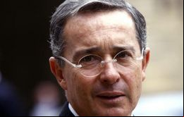 Según reveló Defensa, las condiciones de seguridad de Uribe y su familia cuentan con un esquema de protección de unos 300 funcionarios