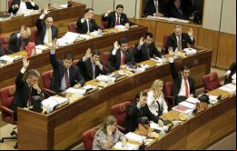 El Senador Bogado y sus '23 pares' se arrepintieron de un primer voto negativo (Foto EFE)