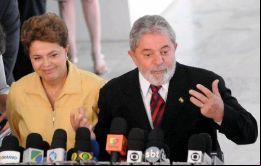 Empero la presidenta brasileña se limitó a sonreír 
