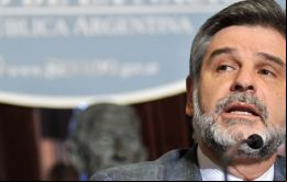 El ex Senador estrenó el cargo en un reportaje con The Guardian  