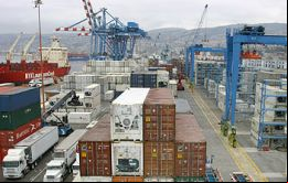 Hay 6.000 contenedores con frutas y carne trancados en los puertos 