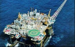 El atraso en la entrega de nuevas plataformas petroleras influyó en la reducción 