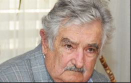 Mujica llama a la paz y al diálogo en la diversidad y la democracia 