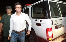 El dirigente declaró en un autobús pues se negó a hacerlo en una unidad militar 