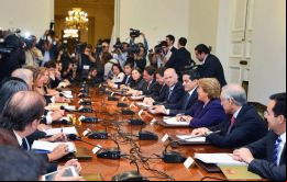 Bachelet inició su segundo mandato con una reunión de gabinete a partir de las 07:25