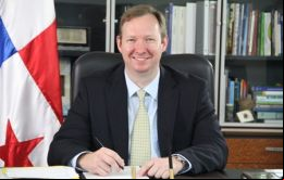 Ministro de Economía y Finanzas de Panamá Frank De Lima 