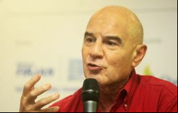Eduardo Viola: apoyo total a la autodeterminación de las Falklands 