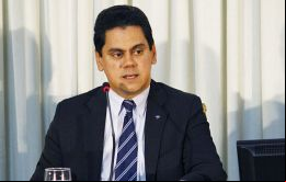 El subsecretario de Hacienda Teixeira Nunes reveló la iniciativa que sería extensiva a productos de tocador 
