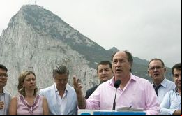 Landaluce Calleja, alcalde de Algeciras participa de la conmemoración del inicio de la guerra de Malvinas  