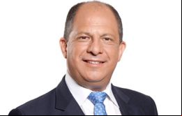 Luis Guillermo Solís deberá gobernar un país estable pero corroído por deudas y corrupción 